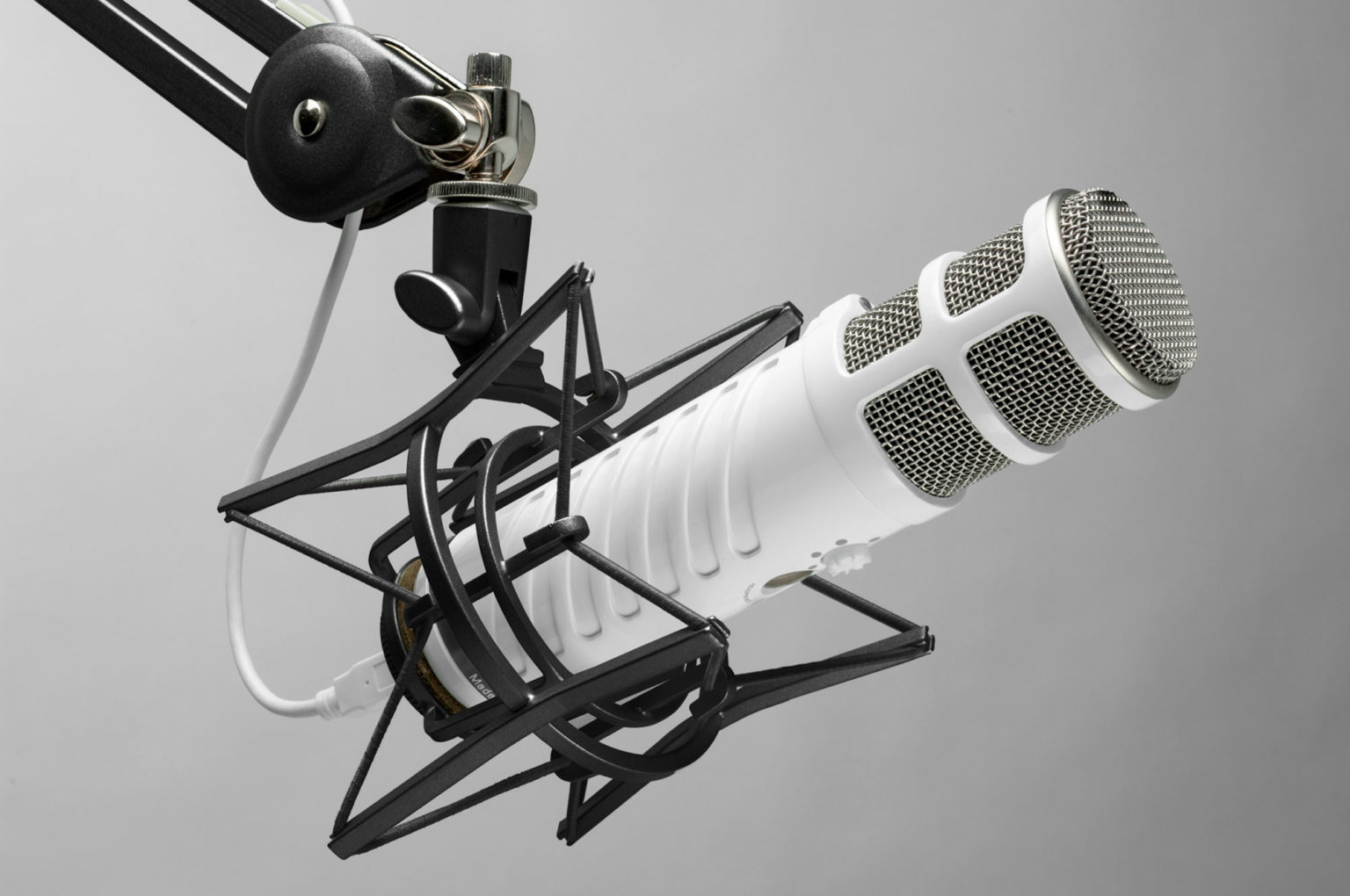 close range podcaster microphone