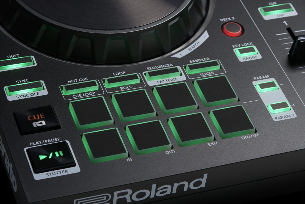 Roland DJ-202 Serato DJ Controller with Drum Machine