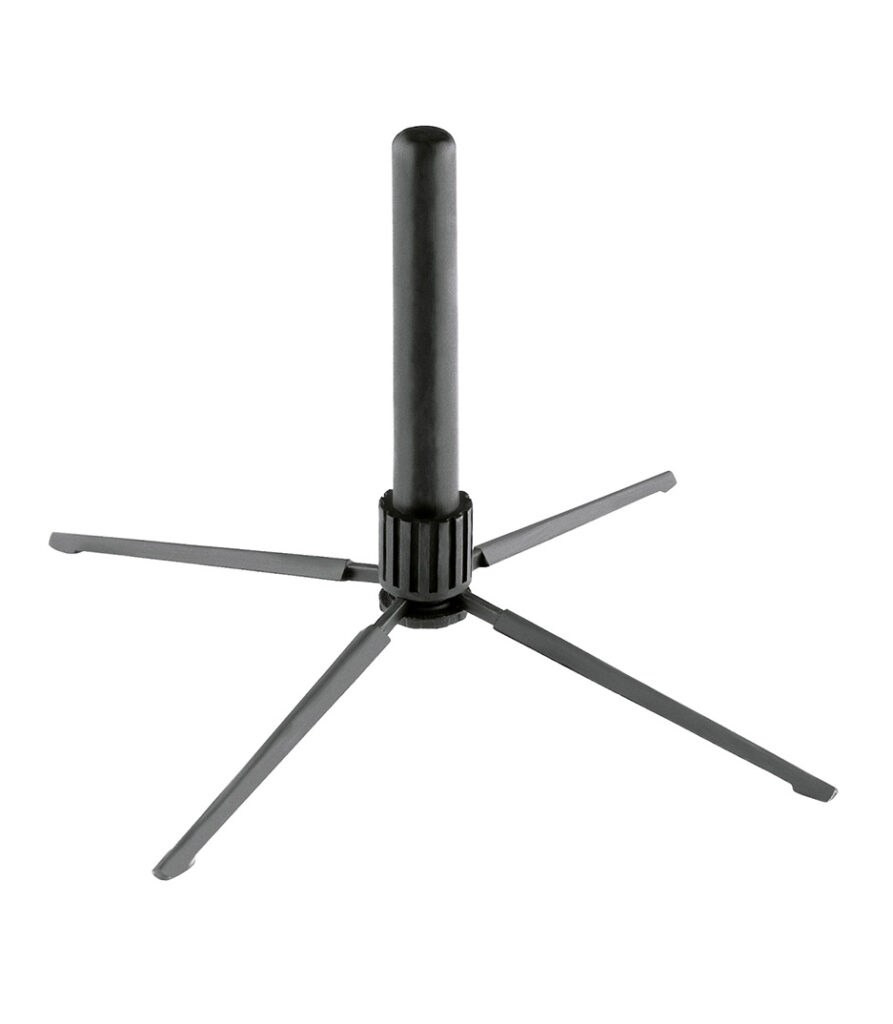 Unique, compact and extremely light flute stand with 4-leg base for Böhm flutes and/or cross flutes. Plastic peg diameter 18 mm
