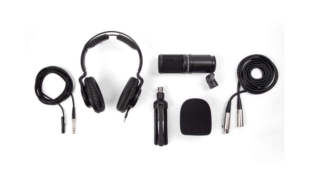 Zoom live track l8 and ZDM-1 Podcast Microphone Pack Bundle