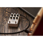 Universal Audio UAFX Astra Modulation Stereo Effects Pedal - Image 4