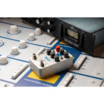 Universal Audio Max Preamp and Dual Compressor Pedal - Image 7